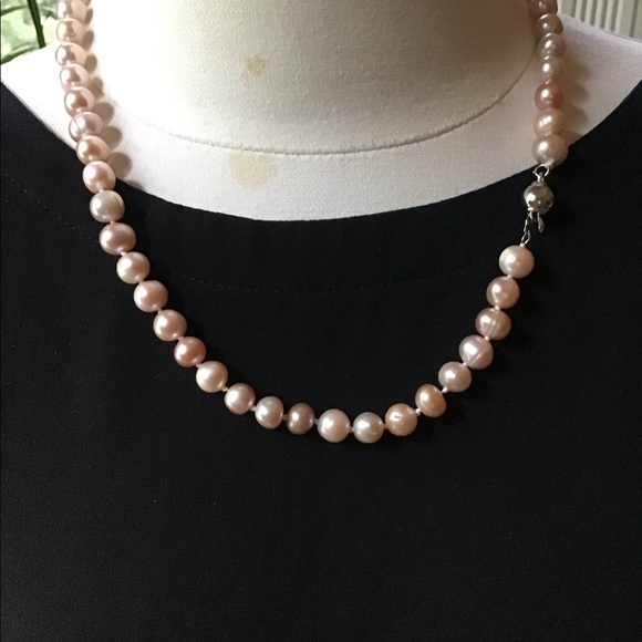 Freshwater Blush Pink Pearl Necklace 7mm - Picture 5 of 9